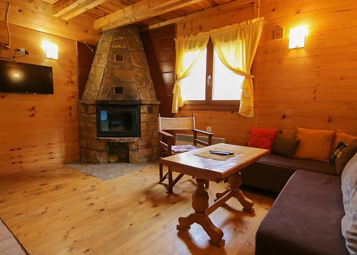 Drveni Kutak 샬레 *